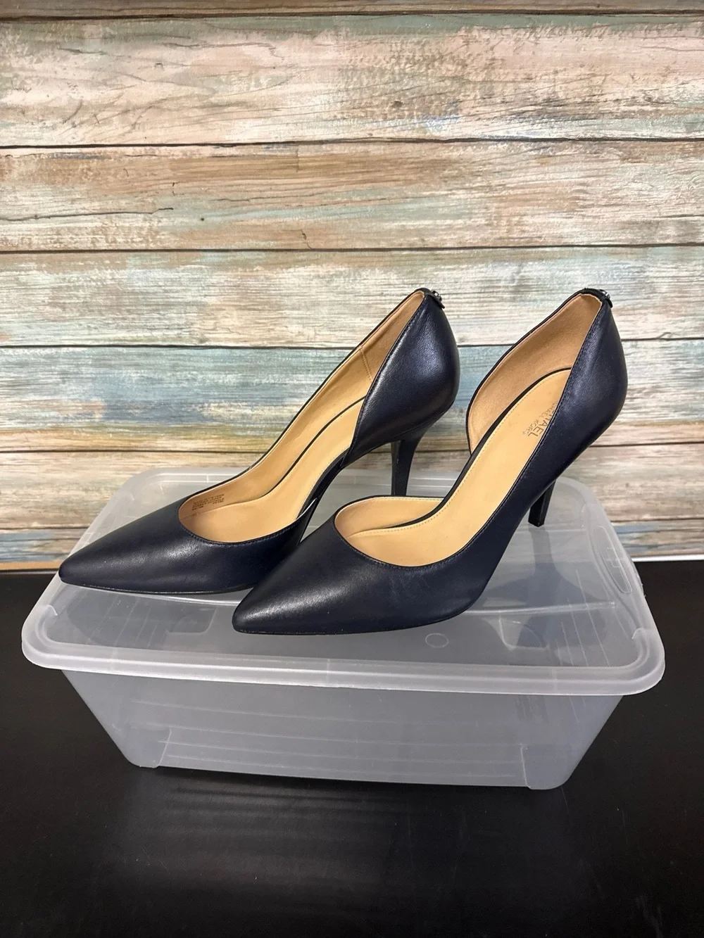 Michael Kors Navy Pointed-Toe Ashby Flex Mid Pumps